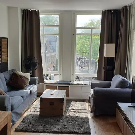 - Bright, Canal-side, Central, Renovated 1br Apartment